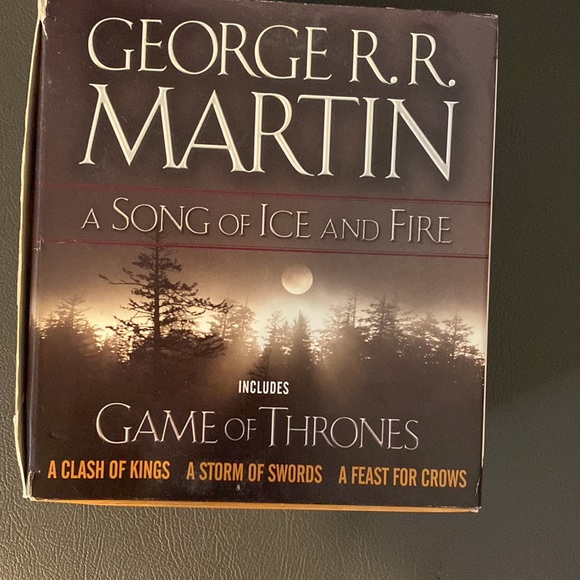 George R.R Martin books - Picture 3 of 4